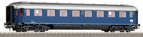 Passenger car 1st class<br /><a href='images/pictures/Roco/44284.jpg' target='_blank'>Full size image</a>